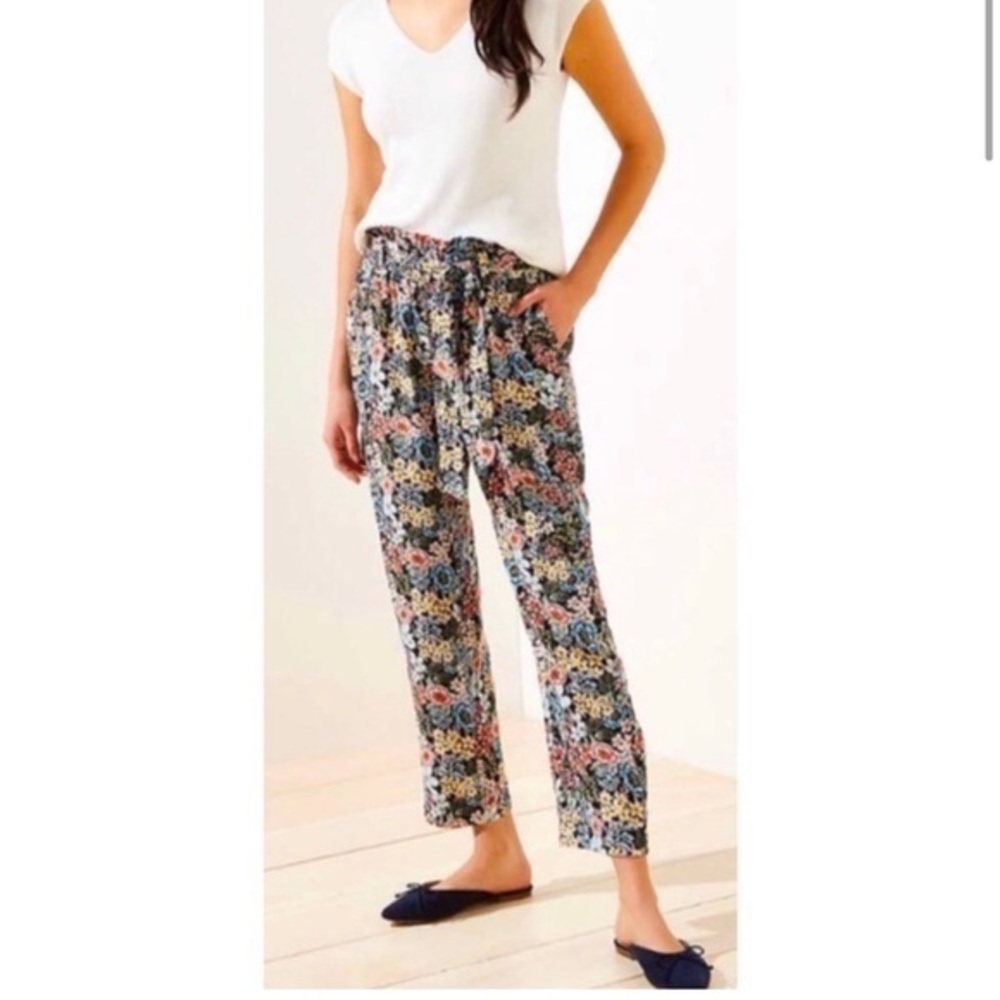 Loft floral tie waist cargo pants size Medium petite